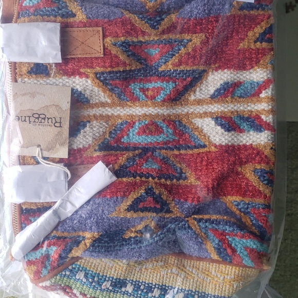 Beautiful woven Winthrop Boston Bagwith genuine suede handle and tassel detail. - Picture 4 of 4